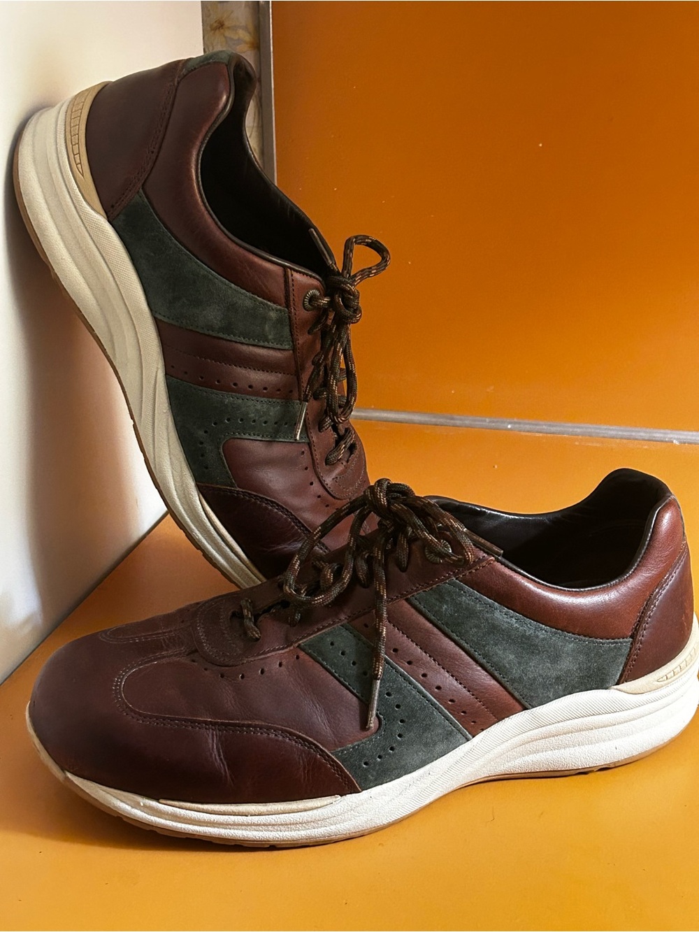 SAS Men's Brown and Green Leather Sneakers